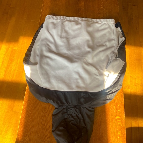 Under armour jacket - Picture 2 of 2